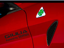 AUTOCOLLANT GIULIA POWERED BY FERRARI POUR ALFA ROMEO GIULIA